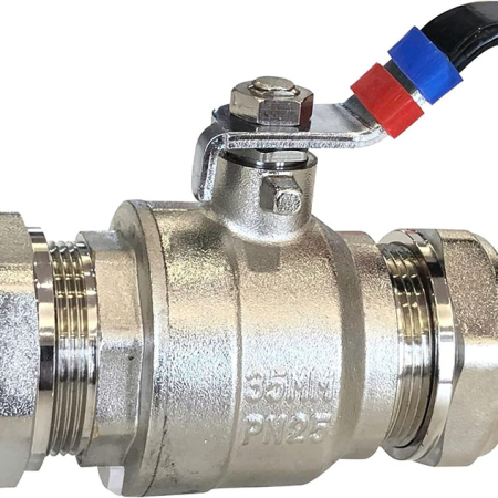 Kudos Trading 35mm brass ball valve with lever handle for reliable on-off water flow control in plumbing and heating systems.